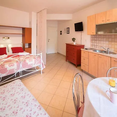 Apartment In Vrbnik/insel Krk 13597